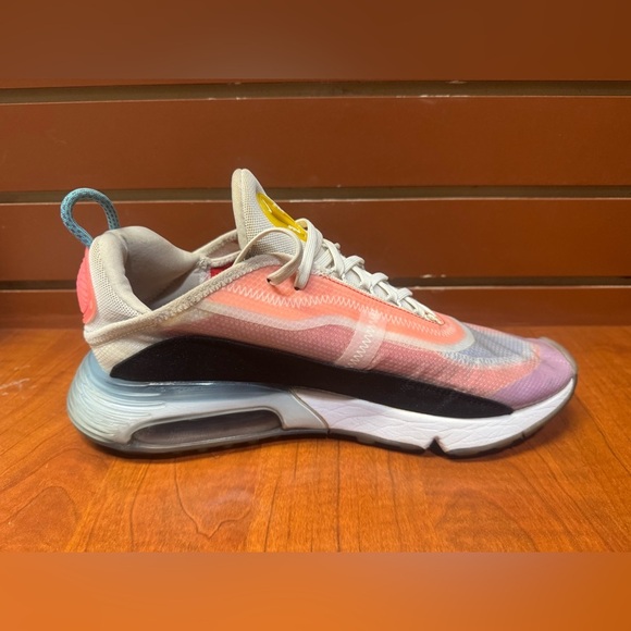 Nike Multicolor Sneakers with Pink and Green Accents - Picture 7 of 16